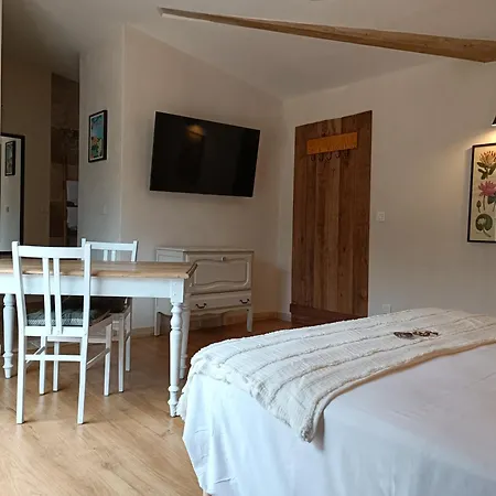 La Tour Du Laurensou Bed & Breakfast 3*